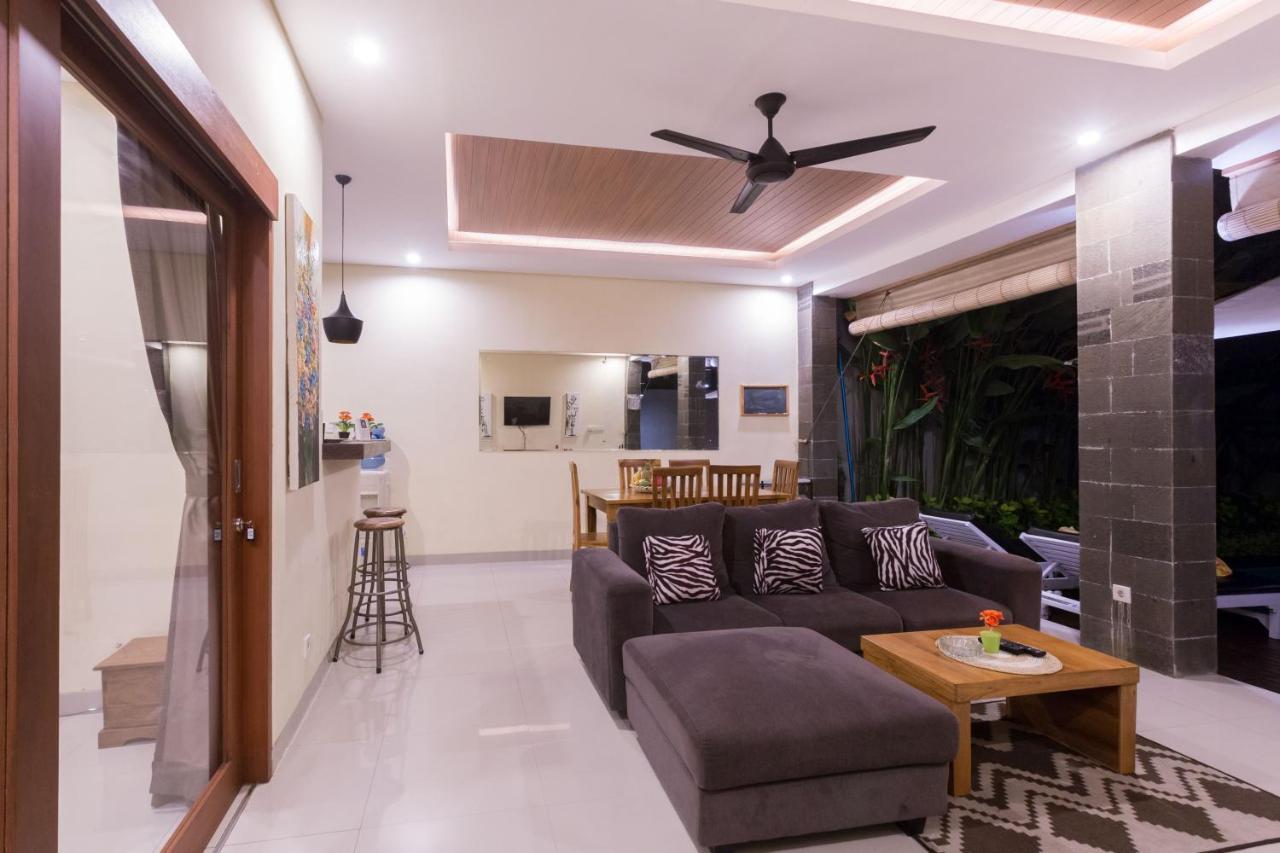 Villa Hitam Putih Legian Bali Seminyak  Exterior photo